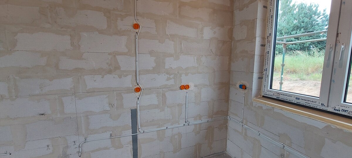 Instalacja w domu - surowy stan